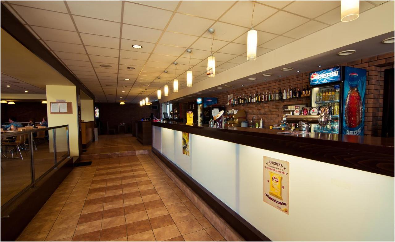 Hotel Lineas Presov Exterior photo