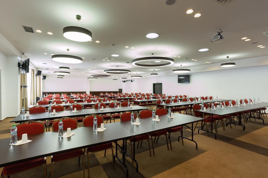 Hotel Lineas Presov Exterior photo
